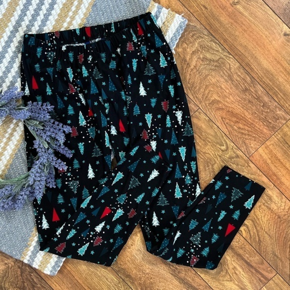 APT. 9 Christmas trees holiday leggings sleepwear B2-18